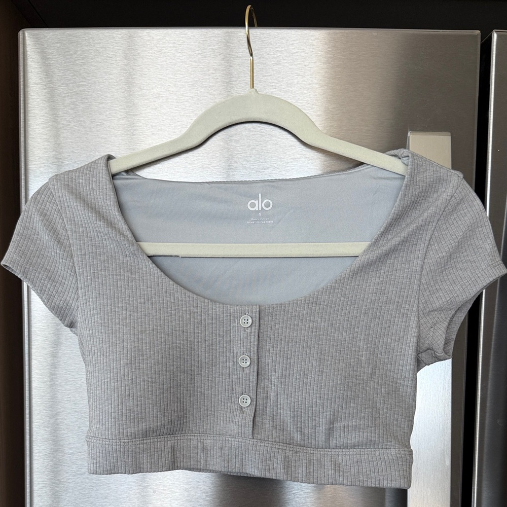 ALO Yoga Light Gray Ribbed Scoop-Neck Crop Top